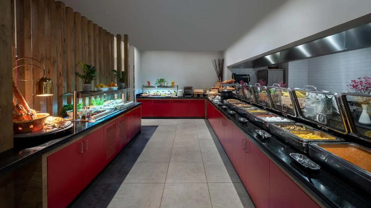 Hotel Ibis Jeddah Malik Road 3*,
