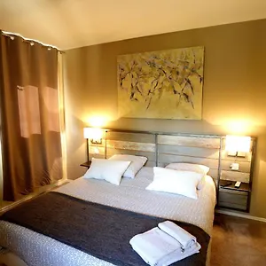 loustaou-chateau-arnoux-saint-auban.fr-provencehotel.com/